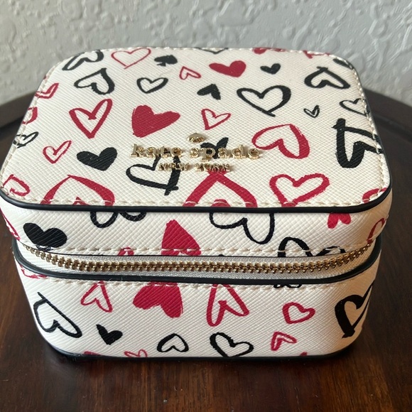 Kate Spade: Heart Print Jewelry Box- Gold Tone- Travel - Picture 1 of 15